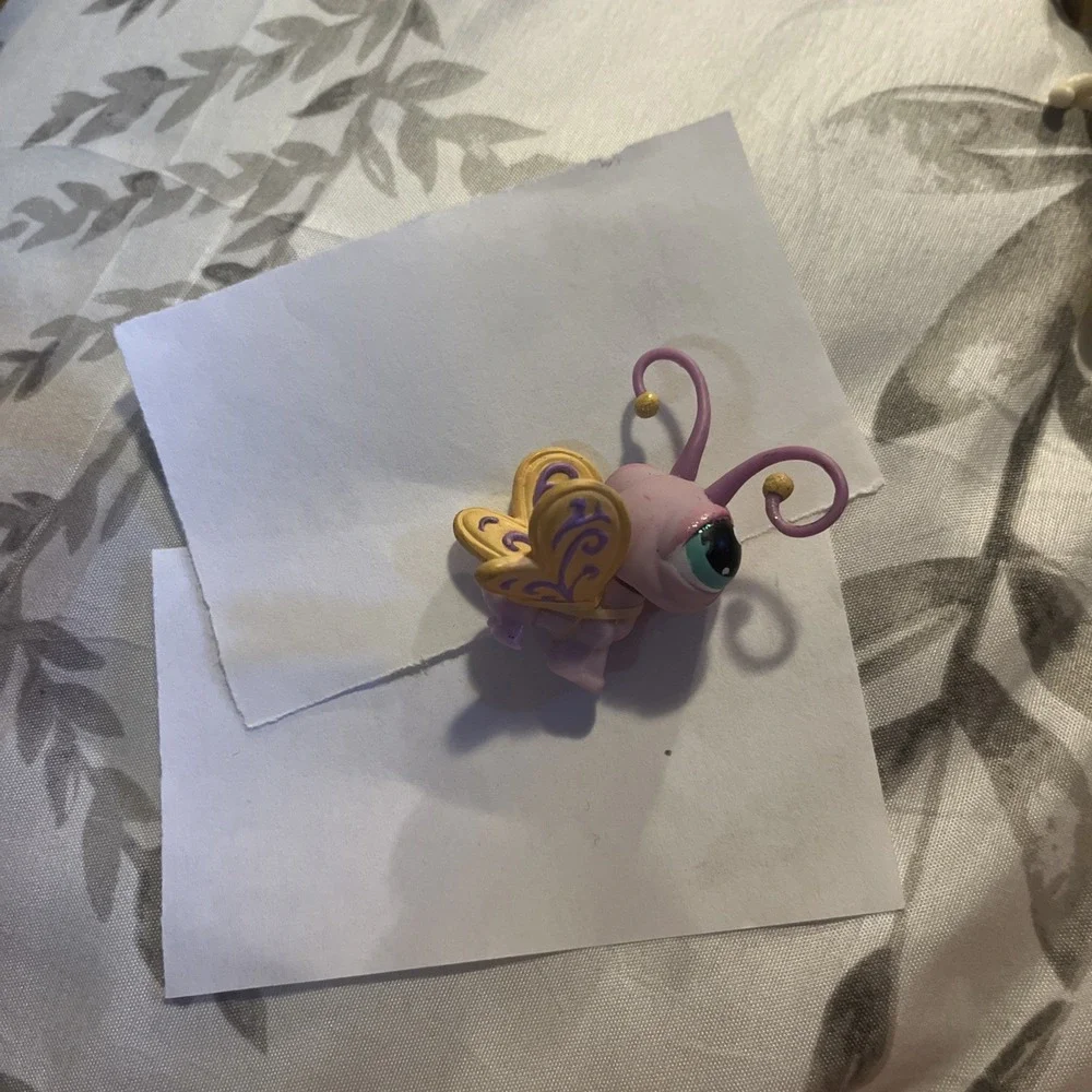 Purple Butterfly Littlest Pet Shop LPS #93 Portable Pets 2005 blue green eyes